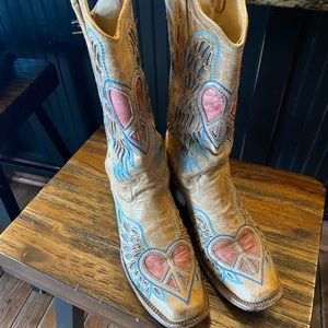 Corral women’s boots. In excellent condition. They are a women’s size 9.